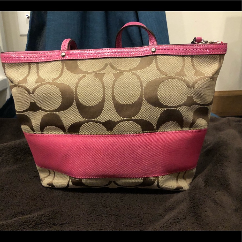 Coach purse with pink straps
